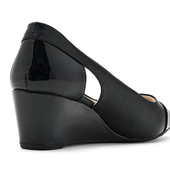 Life Stride Black Wedge Pump with Patent Toe - Picture 2 of 6